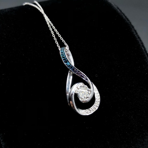 Sterling silver diamond pendent - Picture 8 of 17